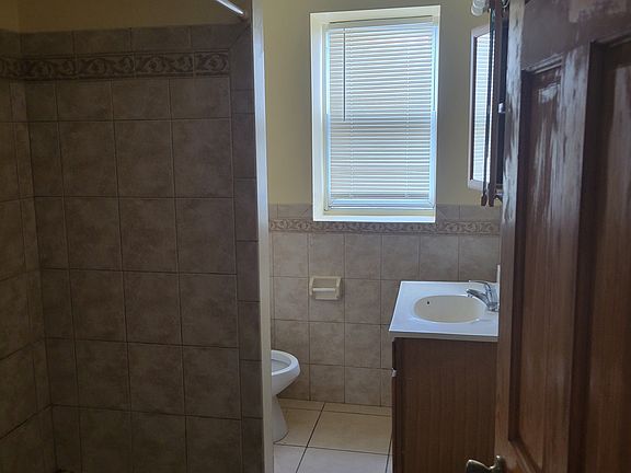 4th image of 1800 S 21st St #2