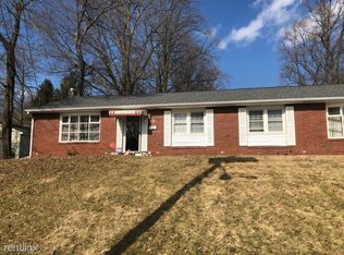 8 Grafton Ave, Ewing, NJ 08618