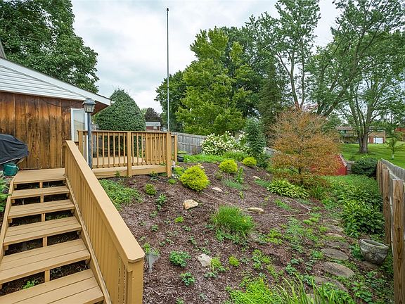 5th image of 107 Donley Dr