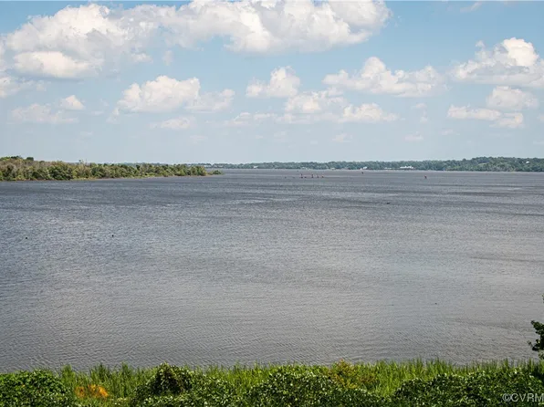 405 Ramsey Ave, Hopewell, VA 23860