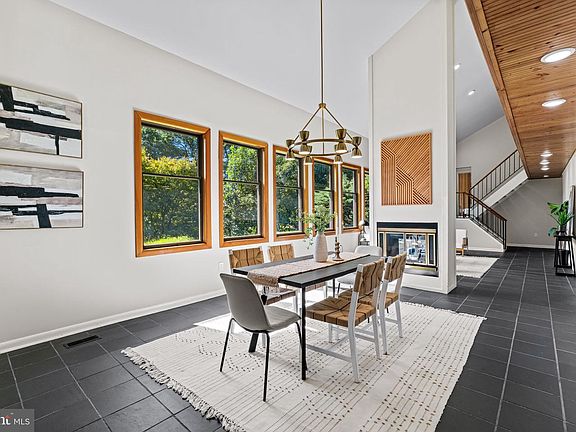 5th image of 4 Turner Wood Ct
