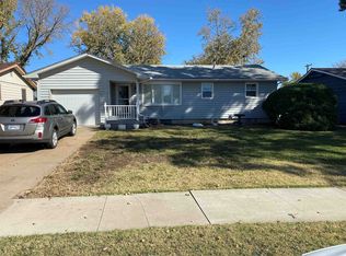 2149 Nottingham Dr, Salina, KS 67401