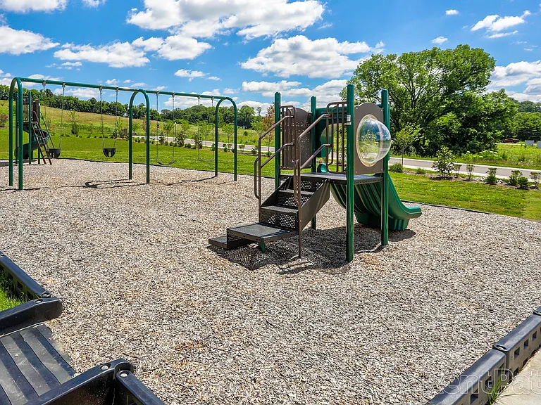 Foxhill Ridge Apartments — Photo 7