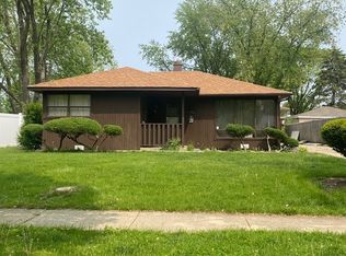 2108 Flicker Ln, Rolling Meadows, IL 60008