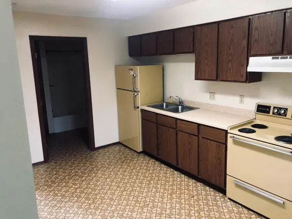 2621 Harvey Dr APT 5, Menomonie, WI 54751