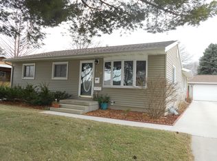 1910 Lorraine Ave, Waterloo, IA 50702