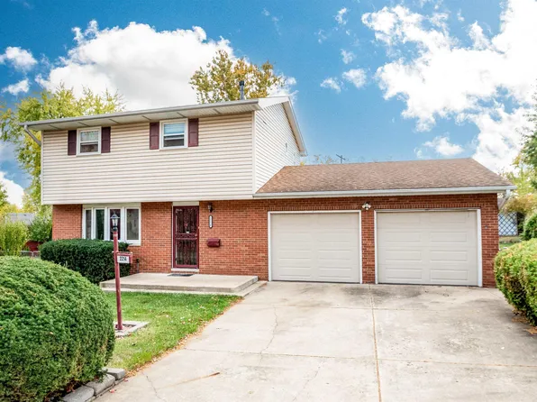 2214 W Bainter Ln, Peoria, IL 61615