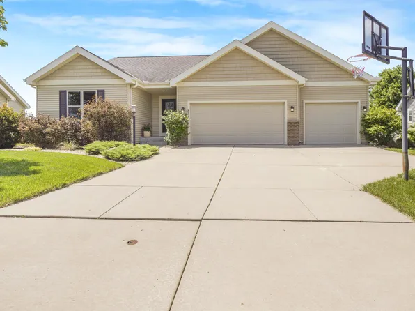 831 Shooting Star Cir, Deforest, WI 53532