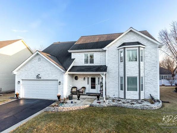 1524 Oswego Rd, Naperville, IL 60540