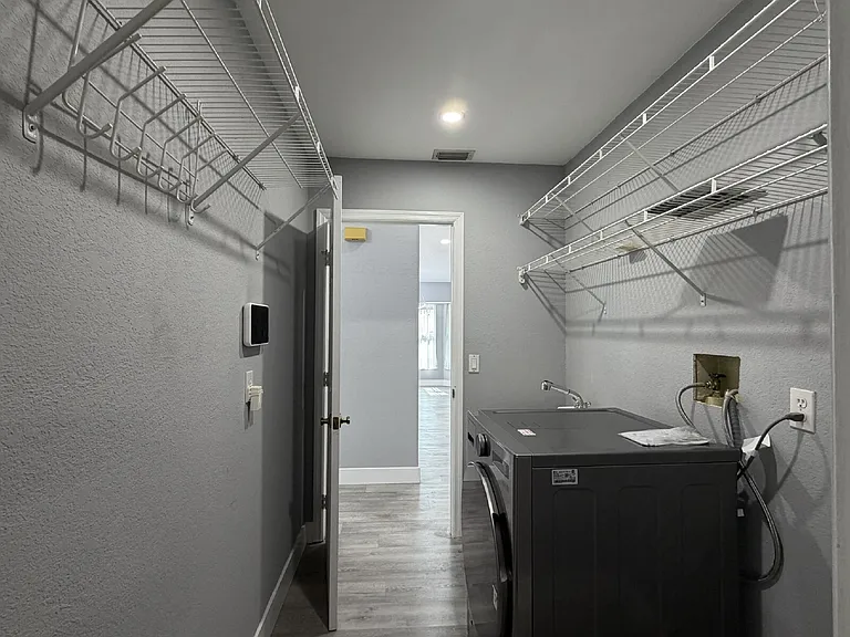 323 Aurora St NW — Photo 18