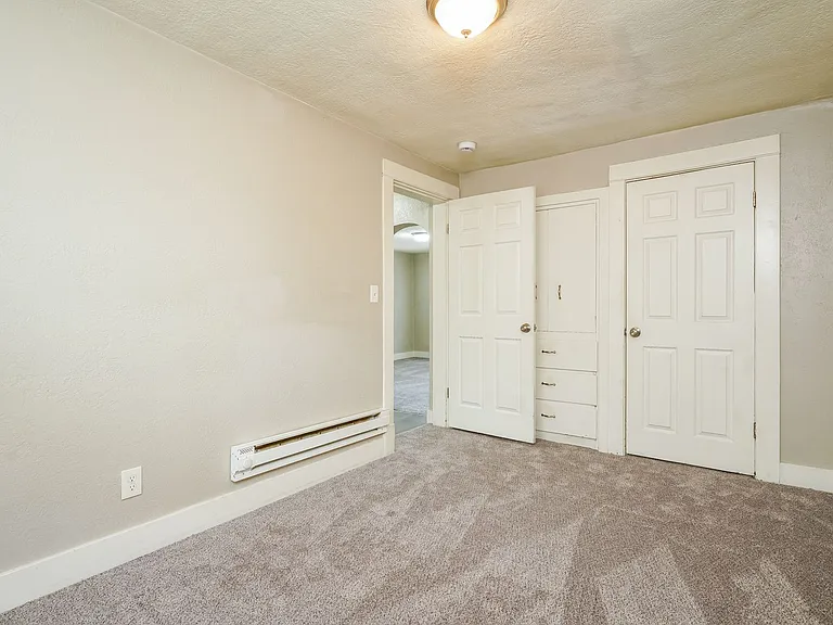 2943 Porter Ave — Photo 13