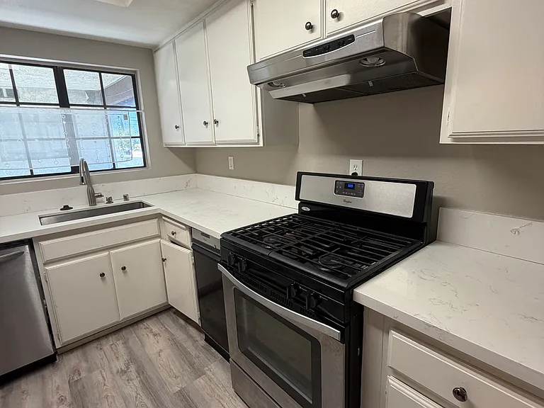 121 N Muscatel Ave #A — Photo 24