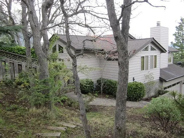 1217 Park St photo 1