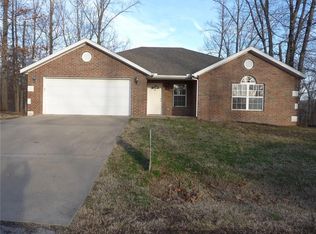 69 Northampton Dr, Bella Vista, AR 72714