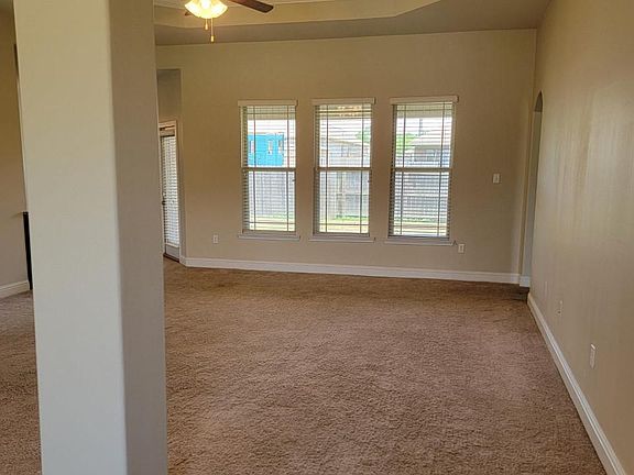 5th image of 18244 Fraser Dr