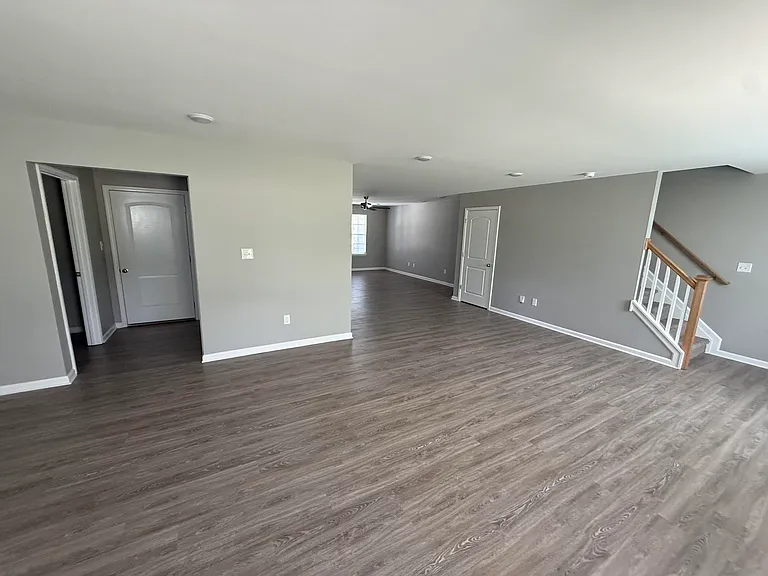 8069 Driftwood Loop — Photo 18