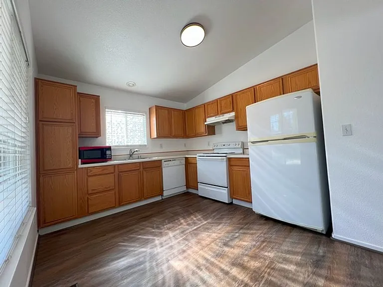 17784 Georgetown Dr — Photo 4