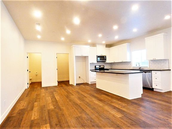4th image of 5385 Bishop St #5383