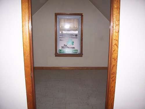 2nd image of 1022 Wall St