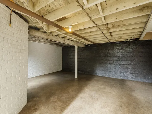 96-20 160th Avenue image 16 of 19