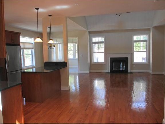 GLEAMING HARDWOOD  1ST FLOOR