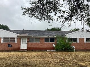 1905 Colgate Dr, Perryton, TX 79070