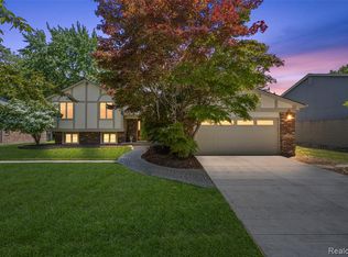 2981 Powderhorn Ridge Rd, Rochester Hills, MI 48309