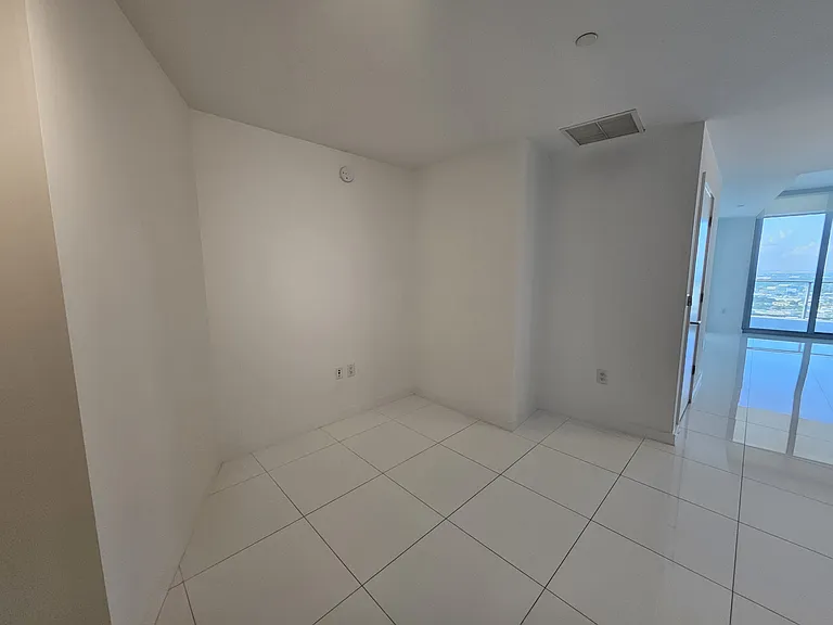 851 NE 1st Ave #4000 — Photo 10