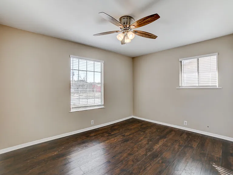 2120 S Main St — Photo 13