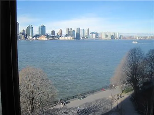 Rented by New York Residence | media 5