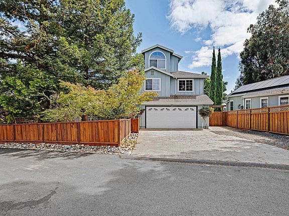 3rd image of 2825 Hillcrest Ave