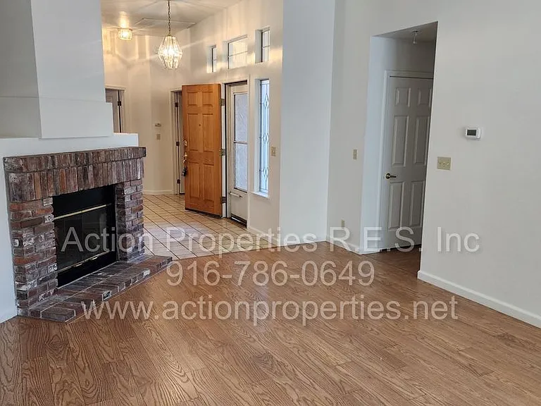 1417 Hurlston Way — Photo 31