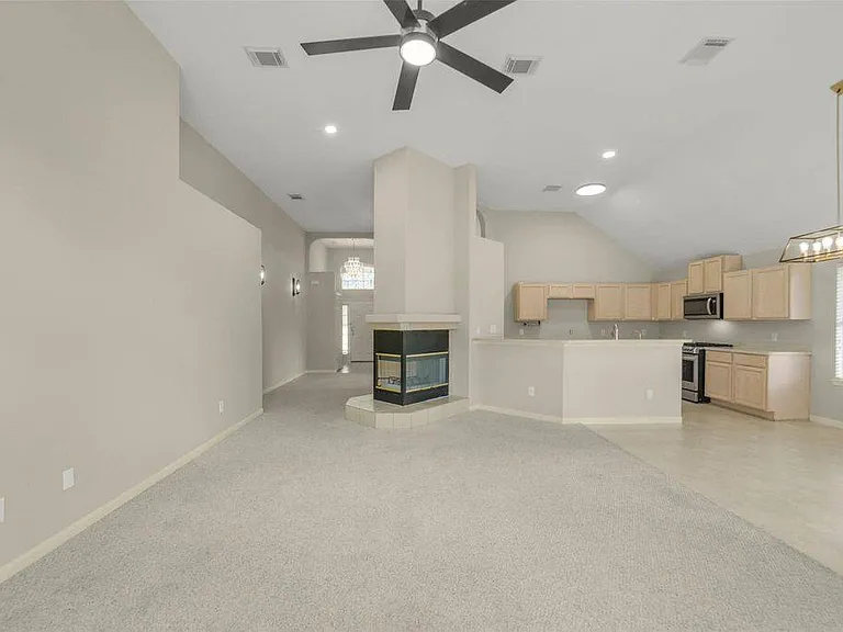 19254 Dillsbury Ct — Photo 2
