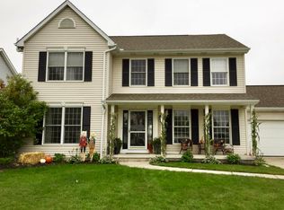 22 Windsor Ridge Dr, Lancaster, NY 14086