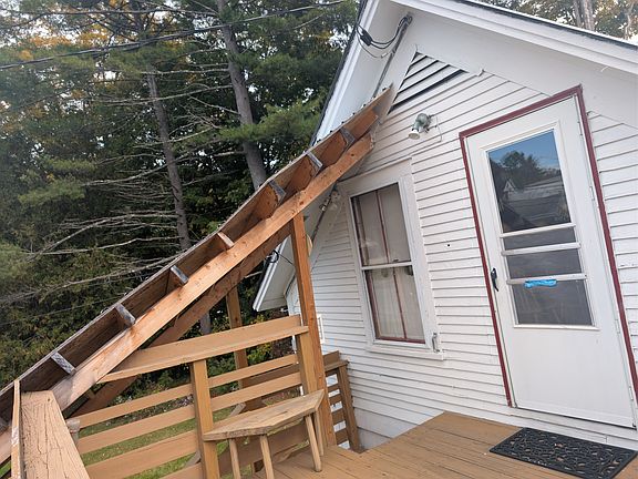 2nd image of 39 Safford St