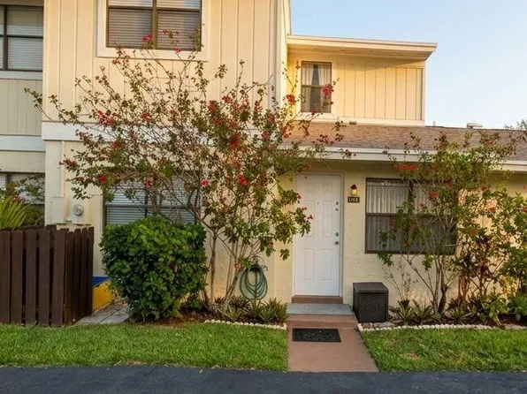 5337 Jog Ln, Delray Beach, FL 33484