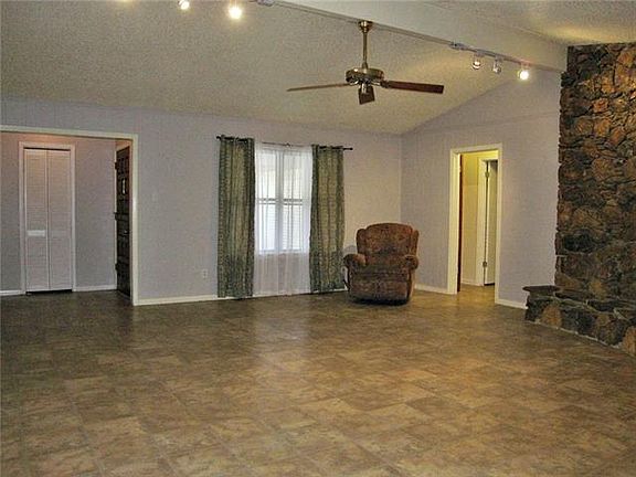 3rd image of 1112 Madlynne Dr