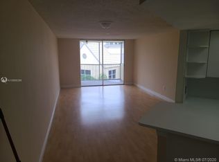 8353 Lake Dr APT 502, Doral, FL 33166