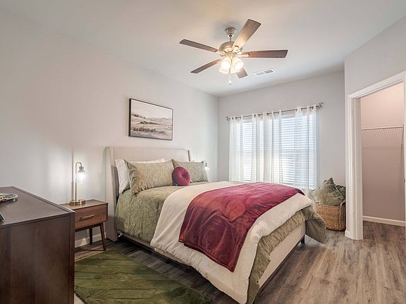 2nd image of 12306 Glengrove Cir #302