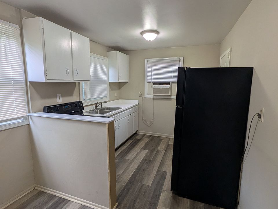 1st image of 240 E 18th St #240