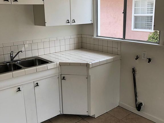 3rd image of 1437 W 215th St