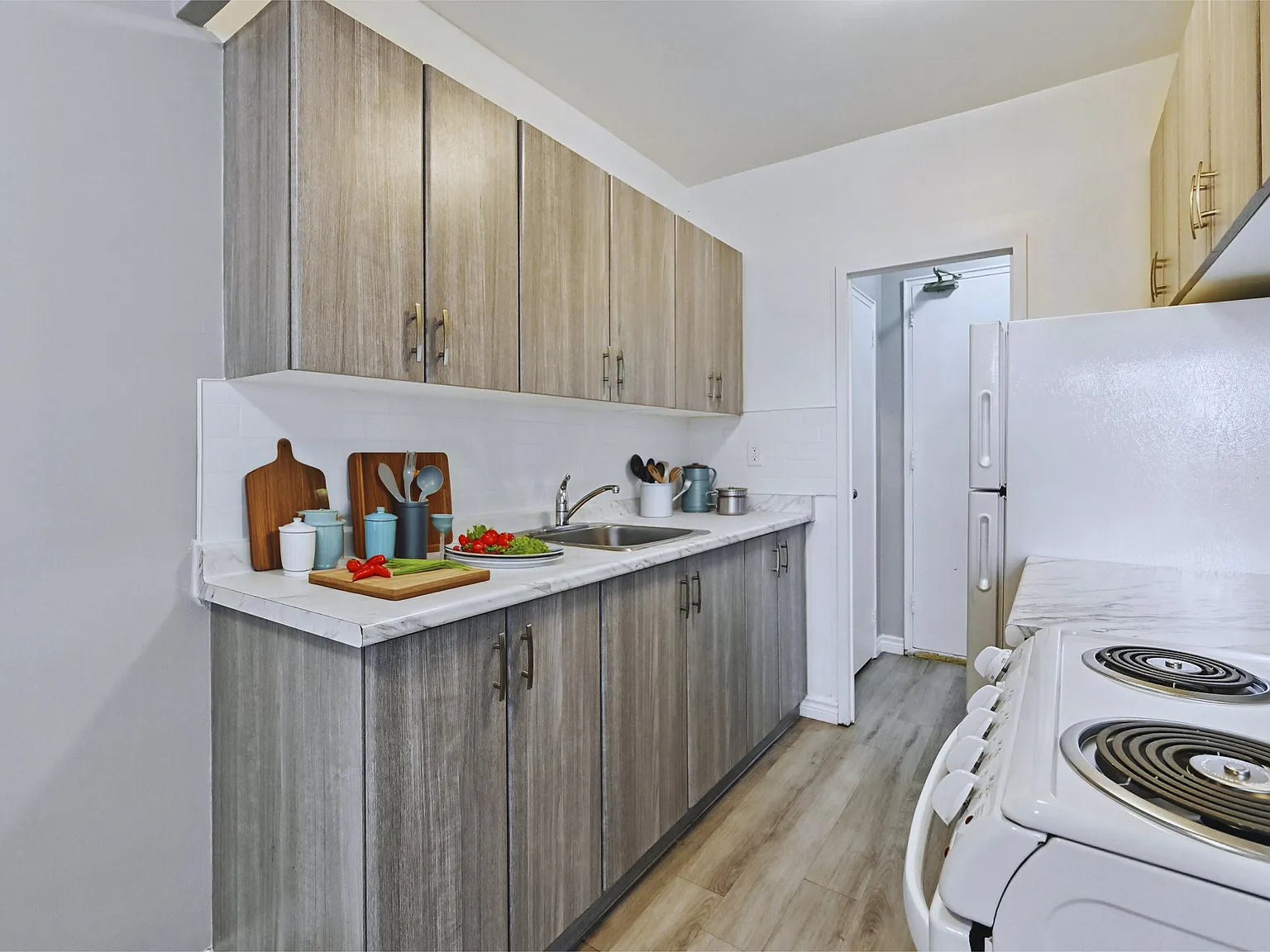 Seville Apartments — Photo 1