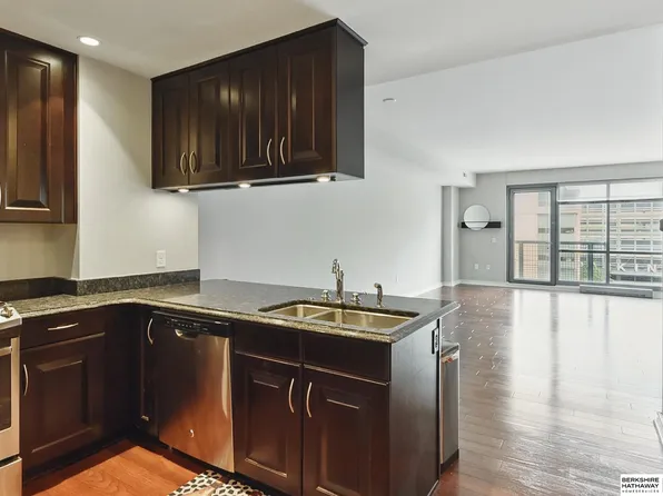 3200 Farnam Ct #3409, Omaha, NE 68131