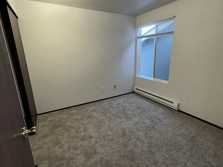 Hidden Lake Apartments — Photo 23