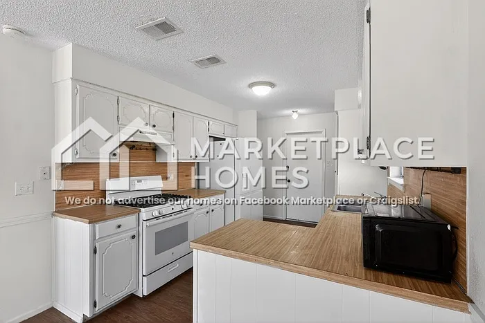 5202 Ric Dr — Photo 7