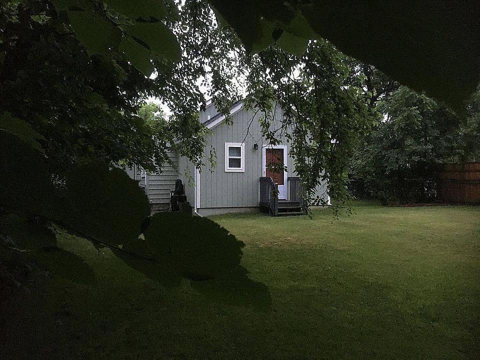 2nd image of 726 Andrews St