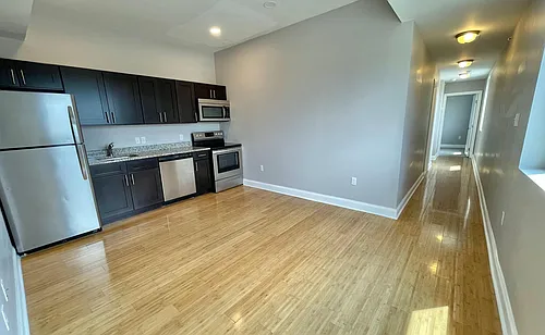 4111 Ludlow St #3R Photo 1