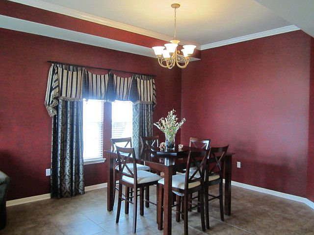 1st image of 105 Heritage Oak Ct