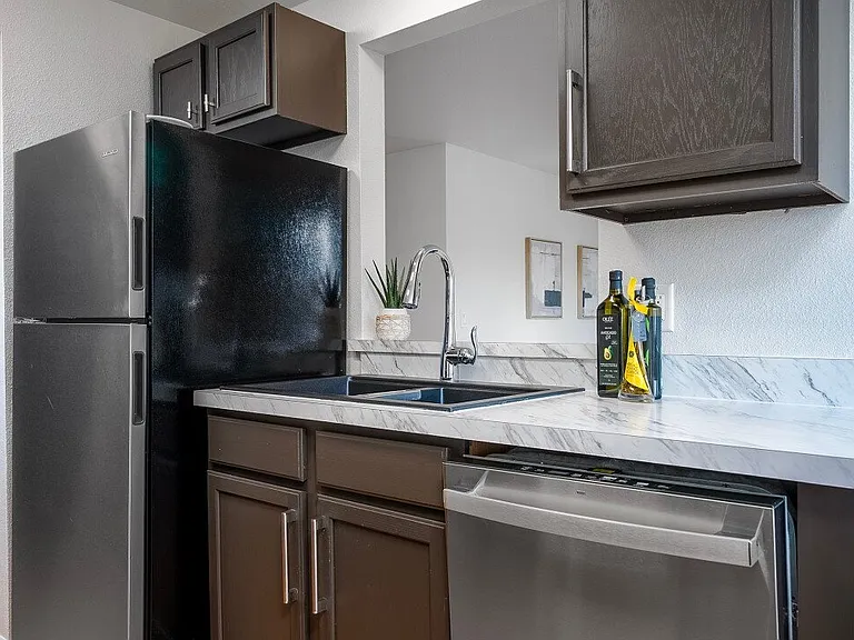 1430 3rd Ave E #3 — Photo 2
