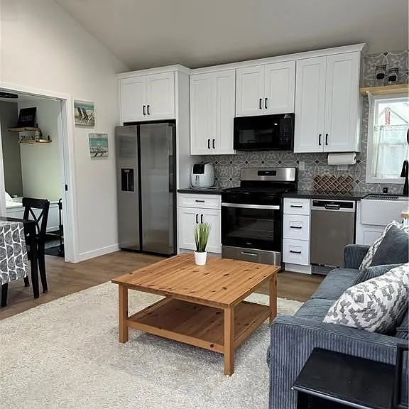 2404 W Mills Dr — Photo 3
